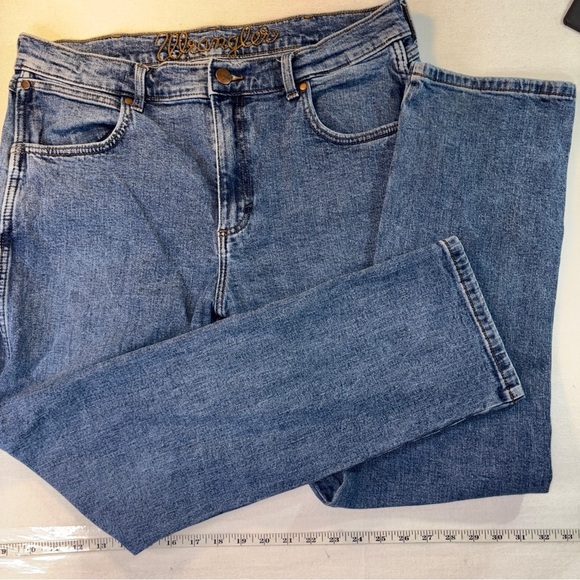 Wrangler Men’s Straight Leg Jeans Classic Denim 36x32 RN 130273 CA 55384 - Picture 2 of 8